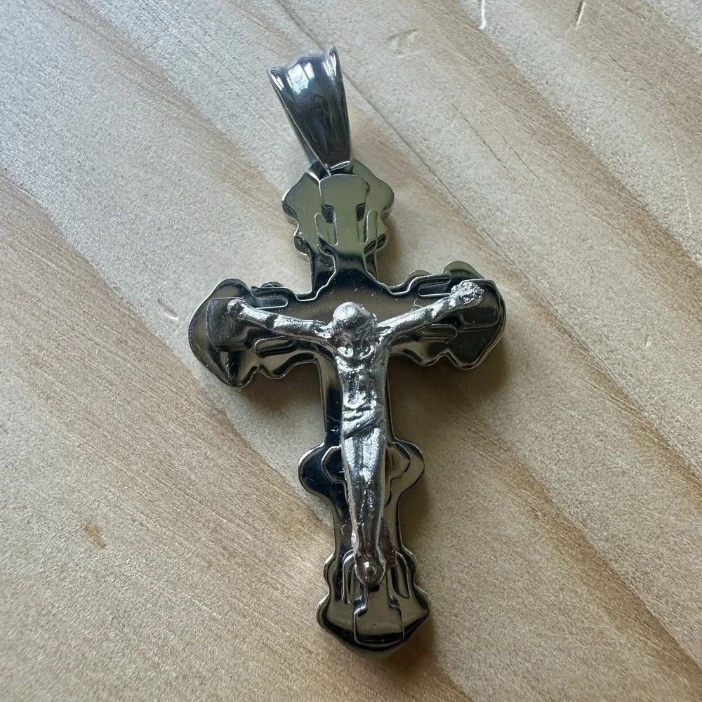 Vintage Pendants 1-1.75 Inch 7 Item Lot‎ Cross Heart Butterfly Metal Stone Glass